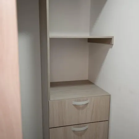 Cerca Al Aeropuerto Apartamento
