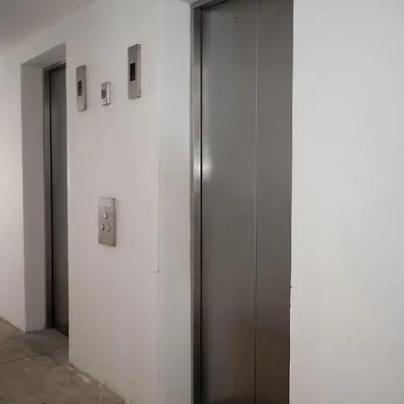 Cerca Al Aeropuerto Apartamento